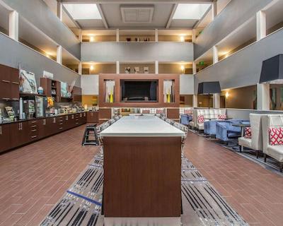 کوالیتی سویتز ناشویل آیرپرت