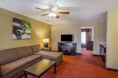 کوالیتی سویتز ناشویل آیرپرت