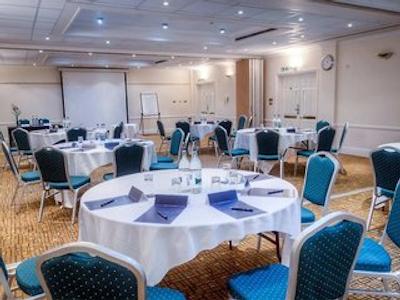 هیلتون اوستون