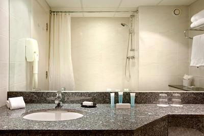 هیلتون اوستون