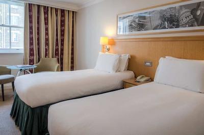 هیلتون اوستون