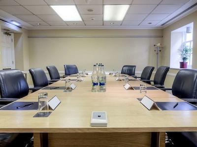 هیلتون اوستون