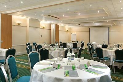 هیلتون اوستون