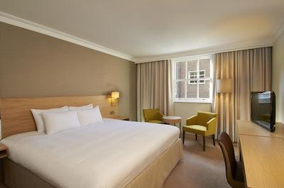 هیلتون اوستون