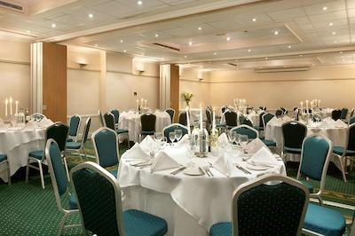 هیلتون اوستون