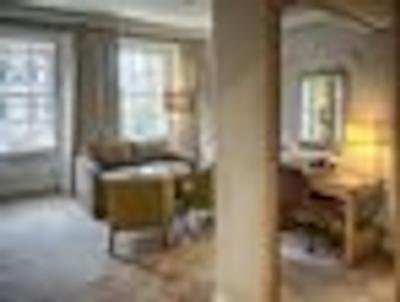 هیلتون اوستون