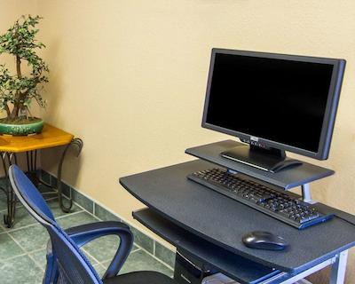 اکنو لج آیرپرت