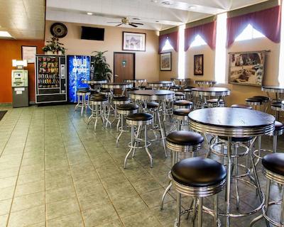 اکنو لج آیرپرت