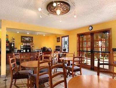 هوارد جهنسُن پرتلاند آیرپرت