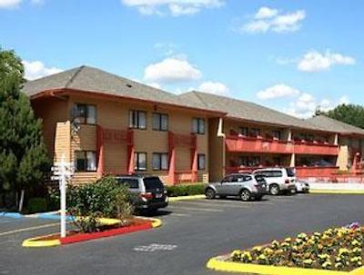 هوارد جهنسُن پرتلاند آیرپرت