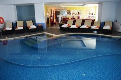 دئو سانست ب هلید ویلیج