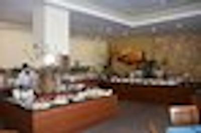 دئو سانست ب هلید ویلیج