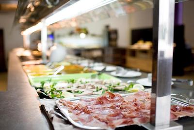 هتل ره دن کارلز اند اسپا