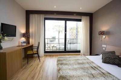 هتل ره دن کارلز اند اسپا