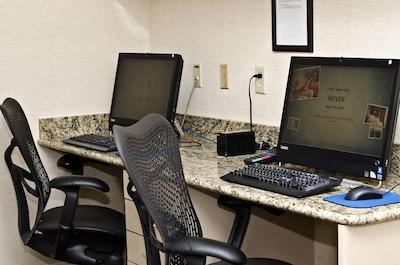 هیلتون گاردن این لویسویل ایست