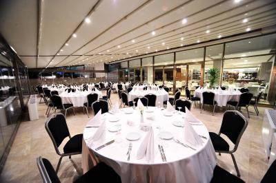 نیزا پارک اوتل