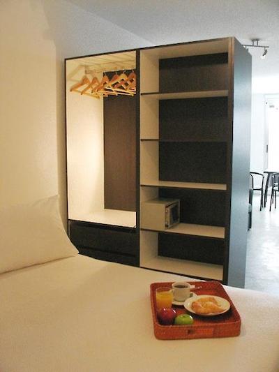 اتنیا اپارتمنتز اند سویتز