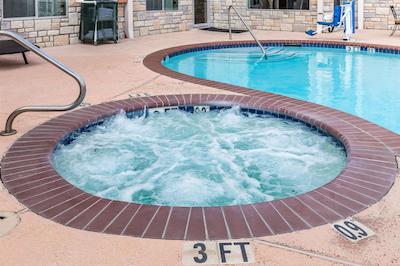 کمفرت سویتز هوستون ایاه آیرپرت-بلتو 8