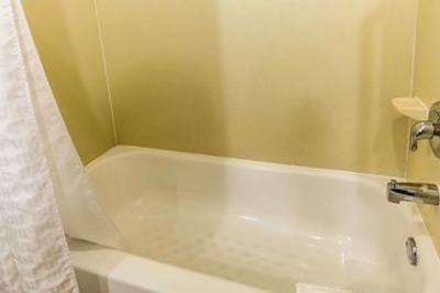 کمفرت سویتز هوستون ایاه آیرپرت-بلتو 8