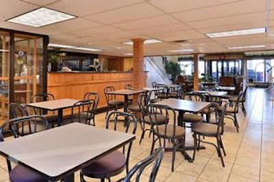 مانوسُن هتل اُکلاهما سیتی اسود