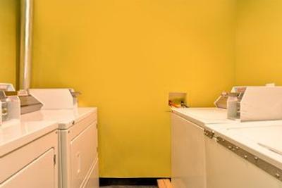 مانوسُن هتل اُکلاهما سیتی اسود