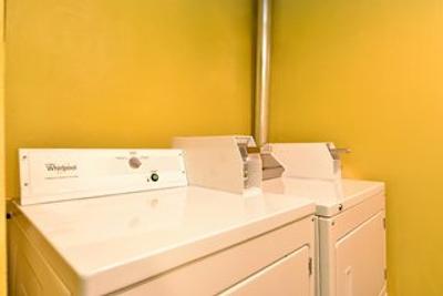 مانوسُن هتل اُکلاهما سیتی اسود