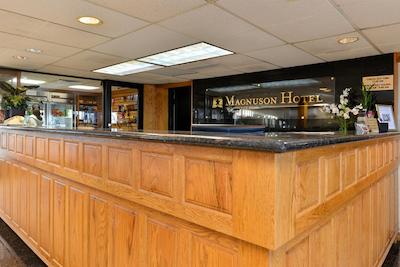 مانوسُن هتل اُکلاهما سیتی اسود