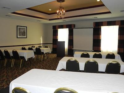 لا کوینتا این اند سویتز تامپا سنترال