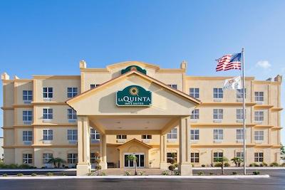 لا کوینتا این اند سویتز تامپا سنترال