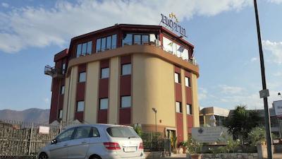 هتل گوگلیلمو ایی