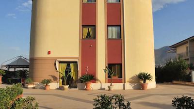 هتل گوگلیلمو ایی