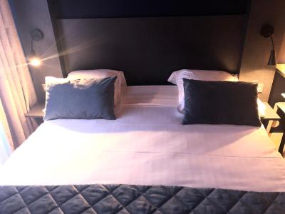 هتل دز ارتز باستیل