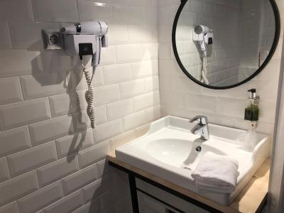 هتل دز ارتز باستیل