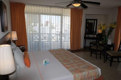 بست وسترن هتل پسادا فریمان زنا درادا