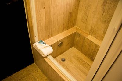 بست وسترن هتل پسادا فریمان زنا درادا