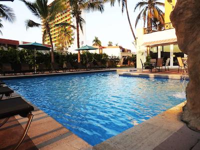 بست وسترن هتل پسادا فریمان زنا درادا