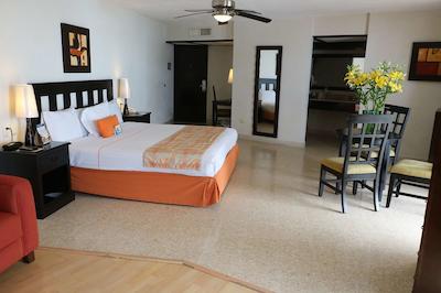 بست وسترن هتل پسادا فریمان زنا درادا