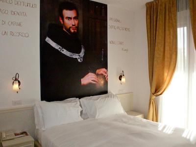 هتل سُورانا