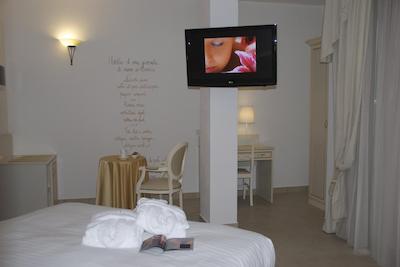 هتل سُورانا