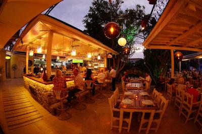 تونز بیچ هتل