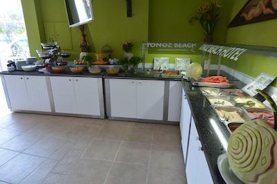 تونز بیچ هتل