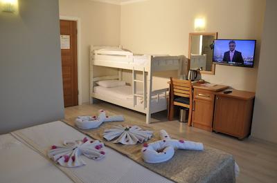 تونز بیچ هتل