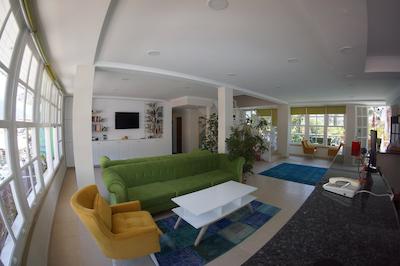 تونز بیچ هتل