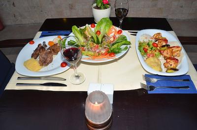 تونز بیچ هتل