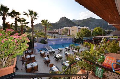 تونز بیچ هتل