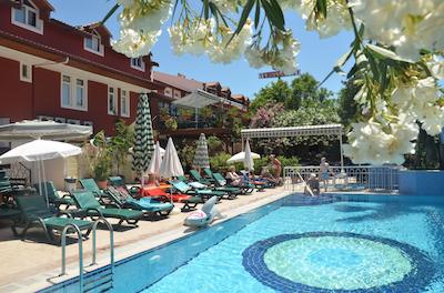 تونز بیچ هتل