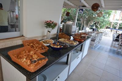 تونز بیچ هتل