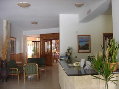 انا اپارتمنتز