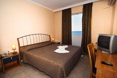 کسنز کامارا بیچ هتل