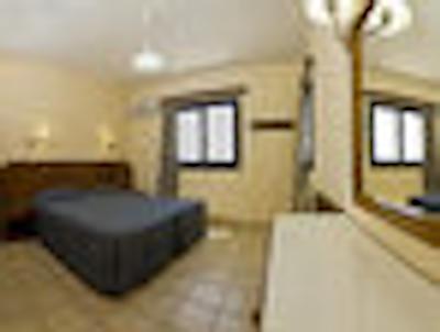 تاسیا ماریز اُاسیز